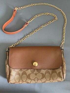 Coach Signature Canvas Reversible Brown/Red Shoulder Bag